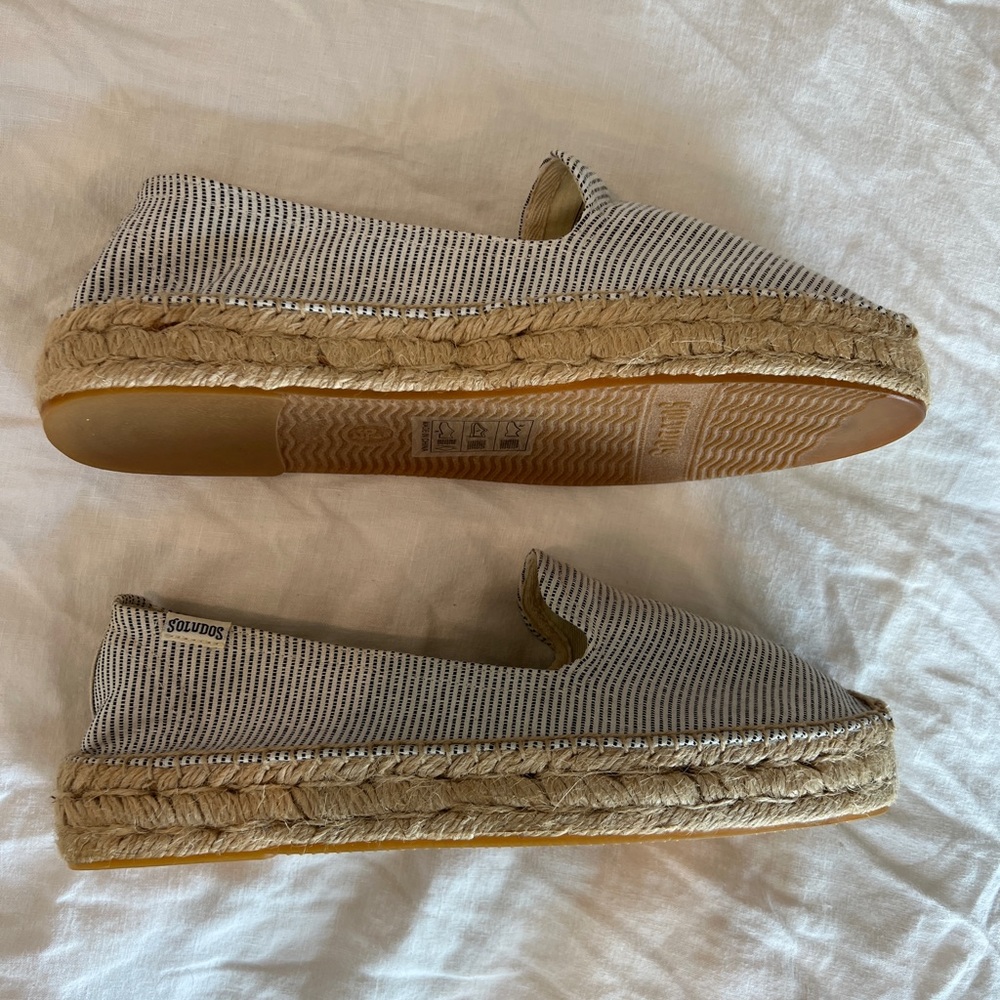 Never worn Espadrilles by Soludos — size 9.5. Perfect shoe for summer!! - Picture 3 of 3